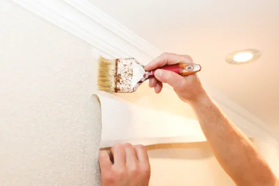 Pose de papier peint à Laissey — revêtements muraux et toiles de verre